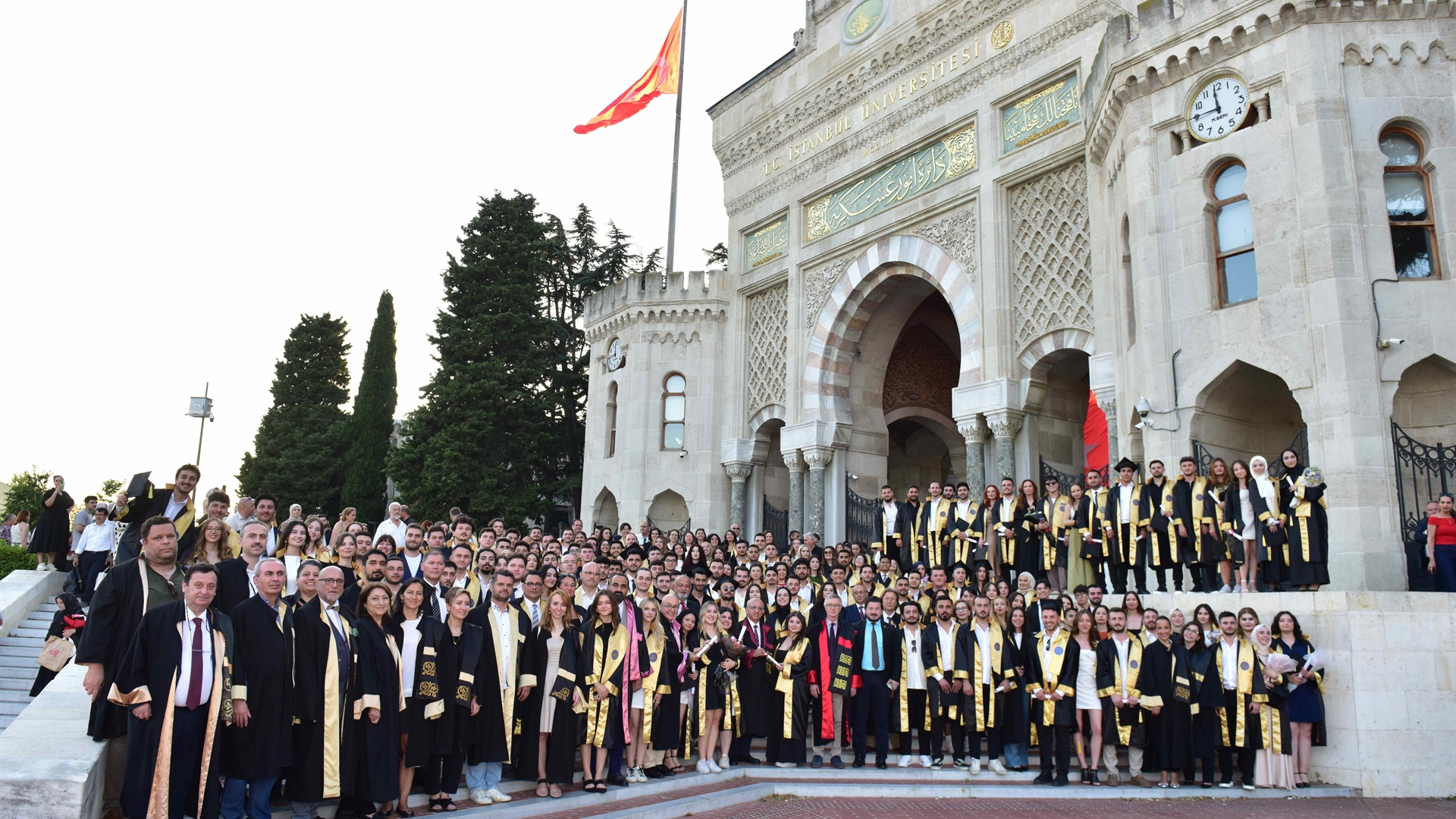 Türkiyədə Tezli və Tezsiz Magistratura 2026 – Fərqlər, Qəbul Şərtləri və Təhsil Müddəti